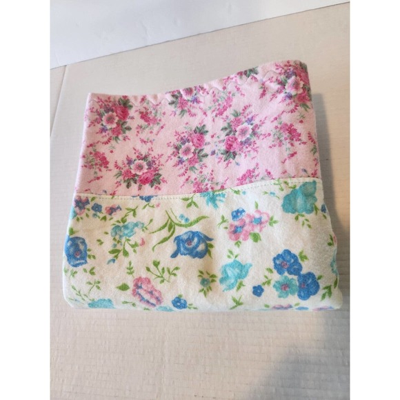 Softest 90's Vtg Handmade Flannel Baby Blanket, Childs Blue Pink Floral - Picture 9 of 10